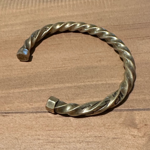 Giles & Brother twisted brass cuff bracelet - Picture 4 of 4